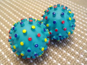 Crazy Color Rubber Ball Makes Sound When Squeezed - TT8